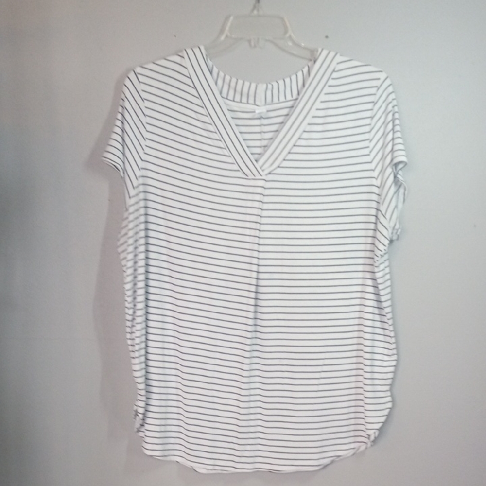 Old Navy Luxe Women's Navy and White Striped V-Neck Tee Size XXL